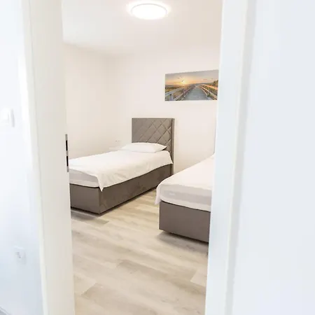 #5 Apartment *